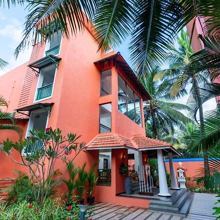 Mandrem Beach Resort, A Member Of Radisson Individuals Retreat ภายนอก รูปภาพ