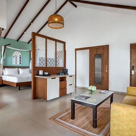 Mandrem Beach Resort, A Member Of Radisson Individuals Retreat ภายนอก รูปภาพ