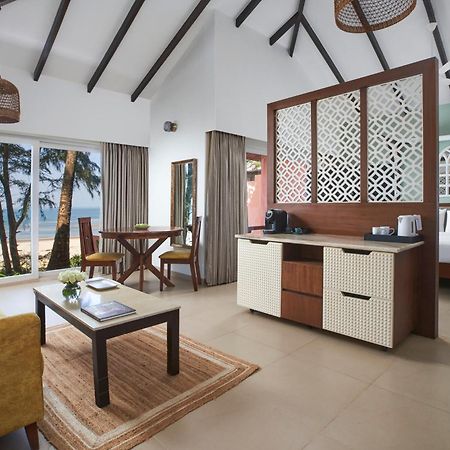 Mandrem Beach Resort, A Member Of Radisson Individuals Retreat ภายนอก รูปภาพ