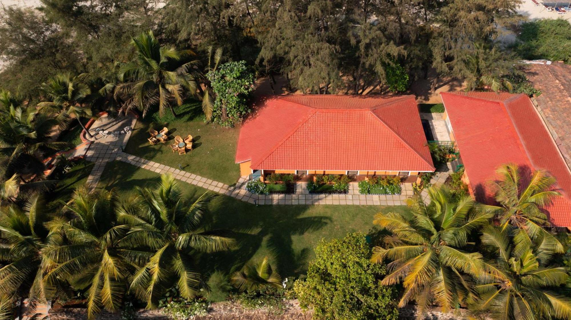 Mandrem Beach Resort, A Member Of Radisson Individuals Retreat ภายนอก รูปภาพ