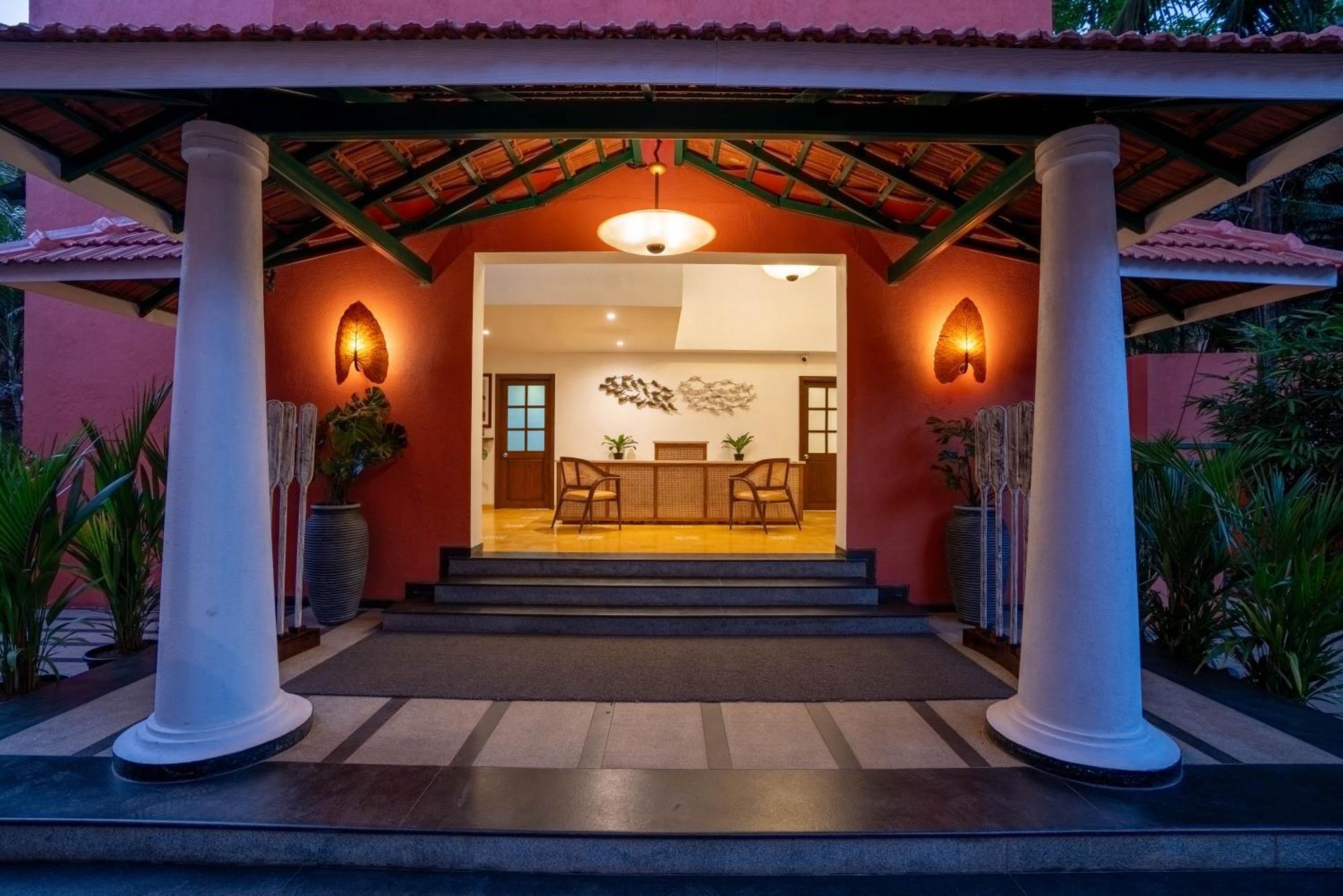 Mandrem Beach Resort, A Member Of Radisson Individuals Retreat ภายนอก รูปภาพ