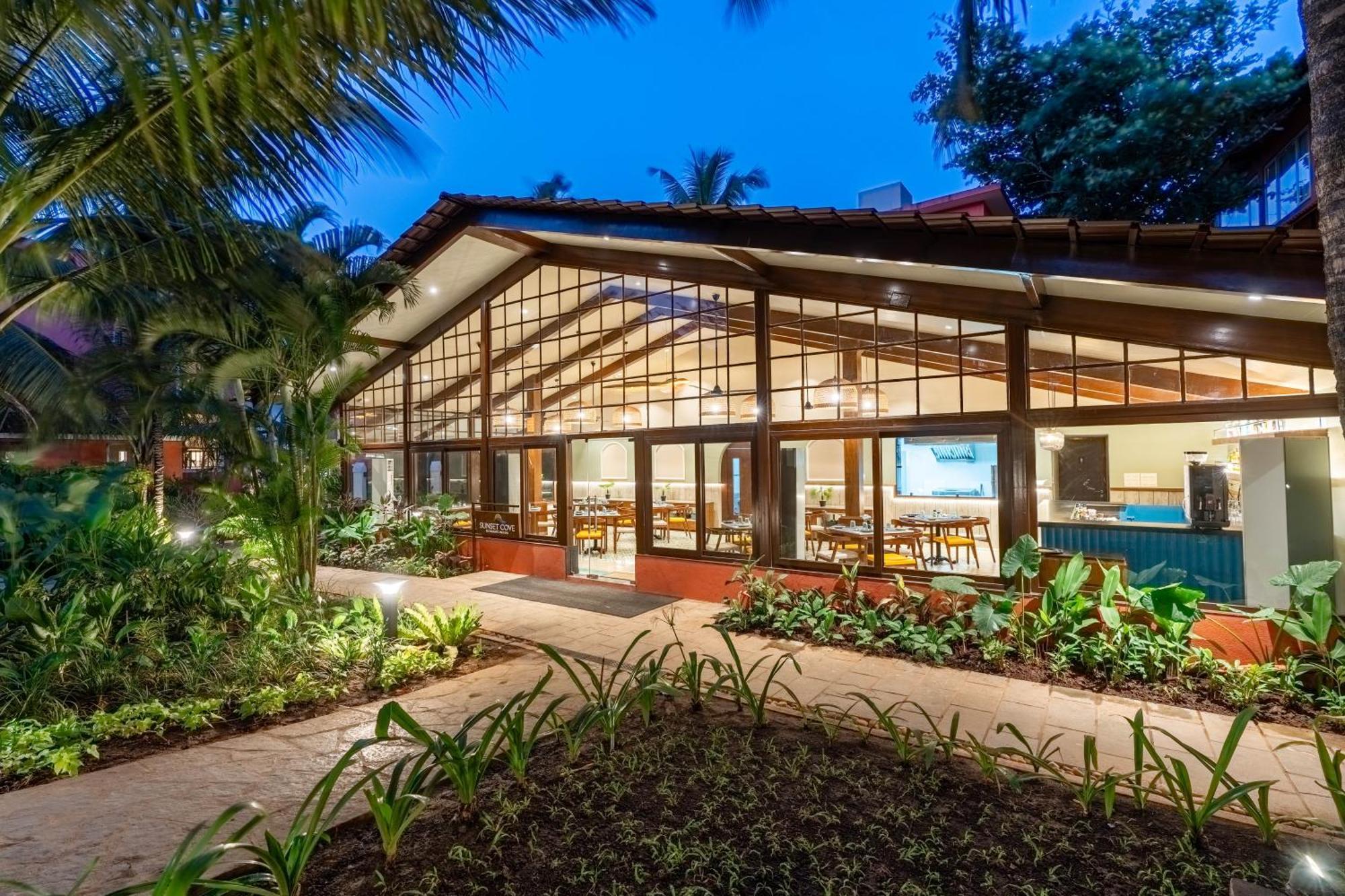 Mandrem Beach Resort, A Member Of Radisson Individuals Retreat ภายนอก รูปภาพ