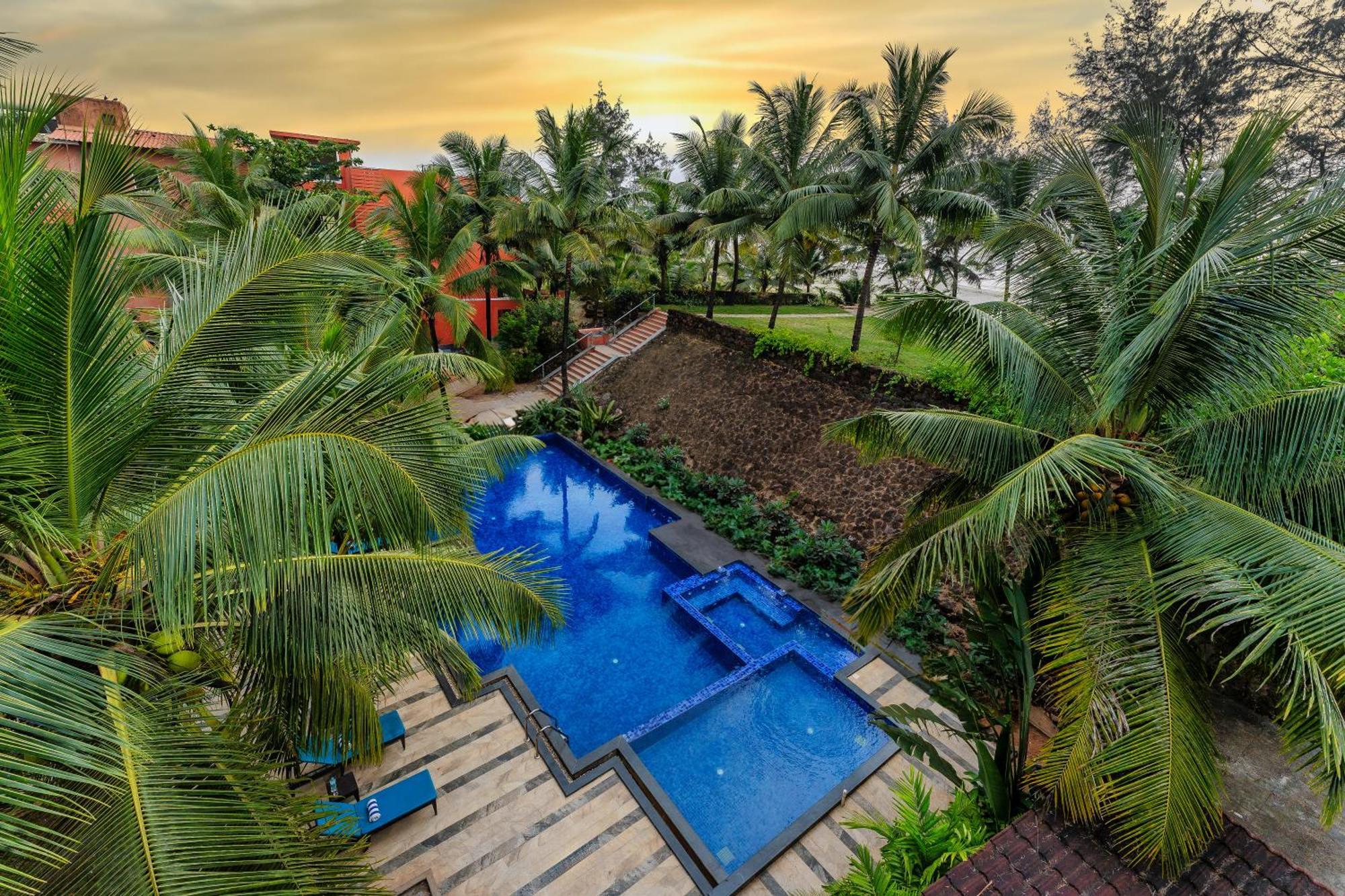 Mandrem Beach Resort, A Member Of Radisson Individuals Retreat ภายนอก รูปภาพ