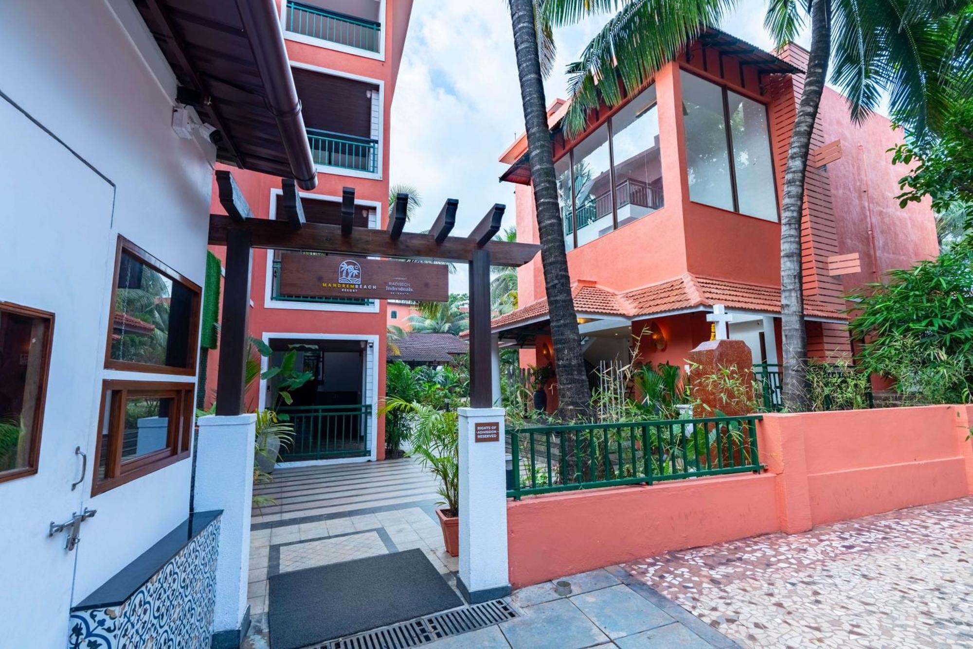 Mandrem Beach Resort, A Member Of Radisson Individuals Retreat ภายนอก รูปภาพ