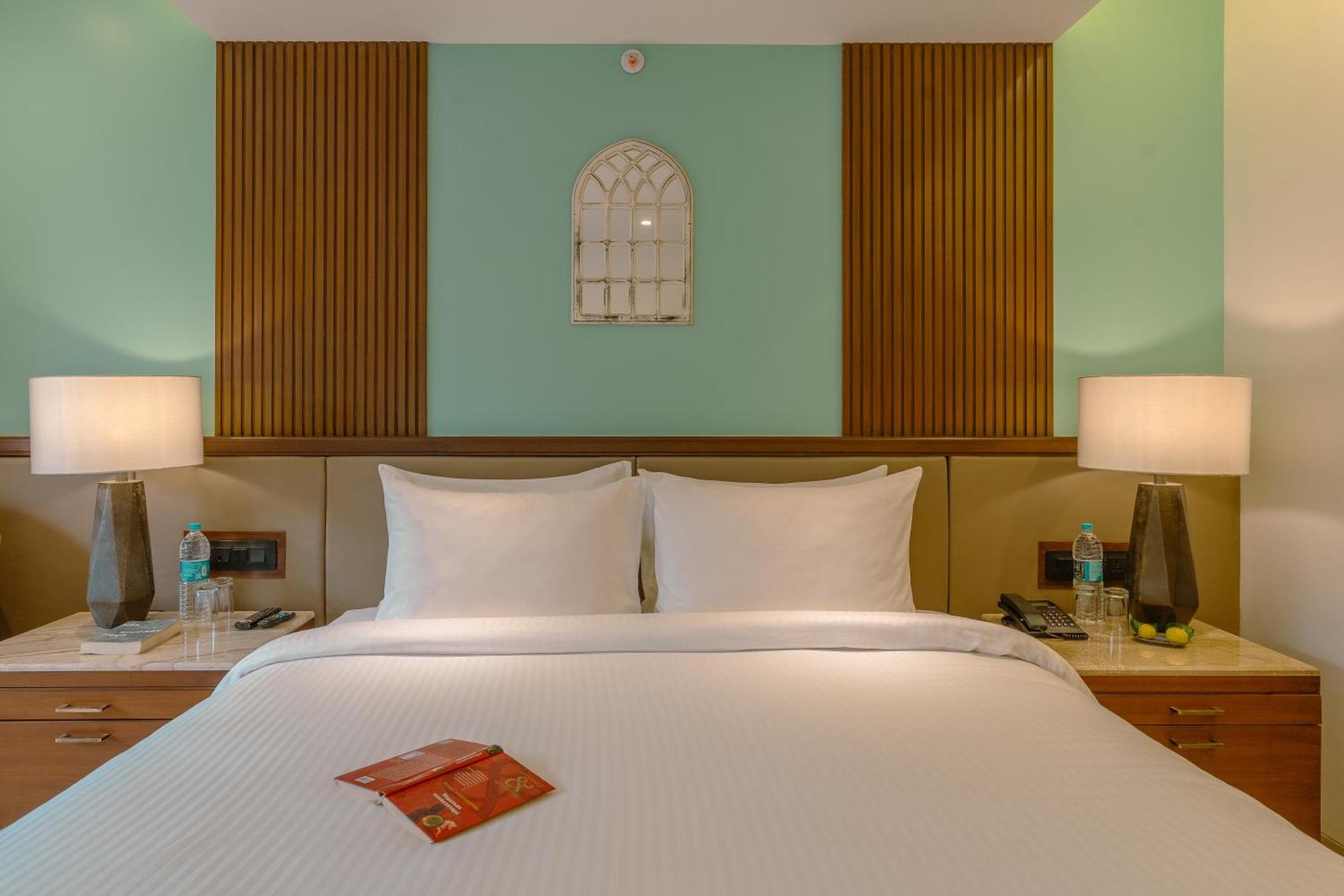 Mandrem Beach Resort, A Member Of Radisson Individuals Retreat ภายนอก รูปภาพ