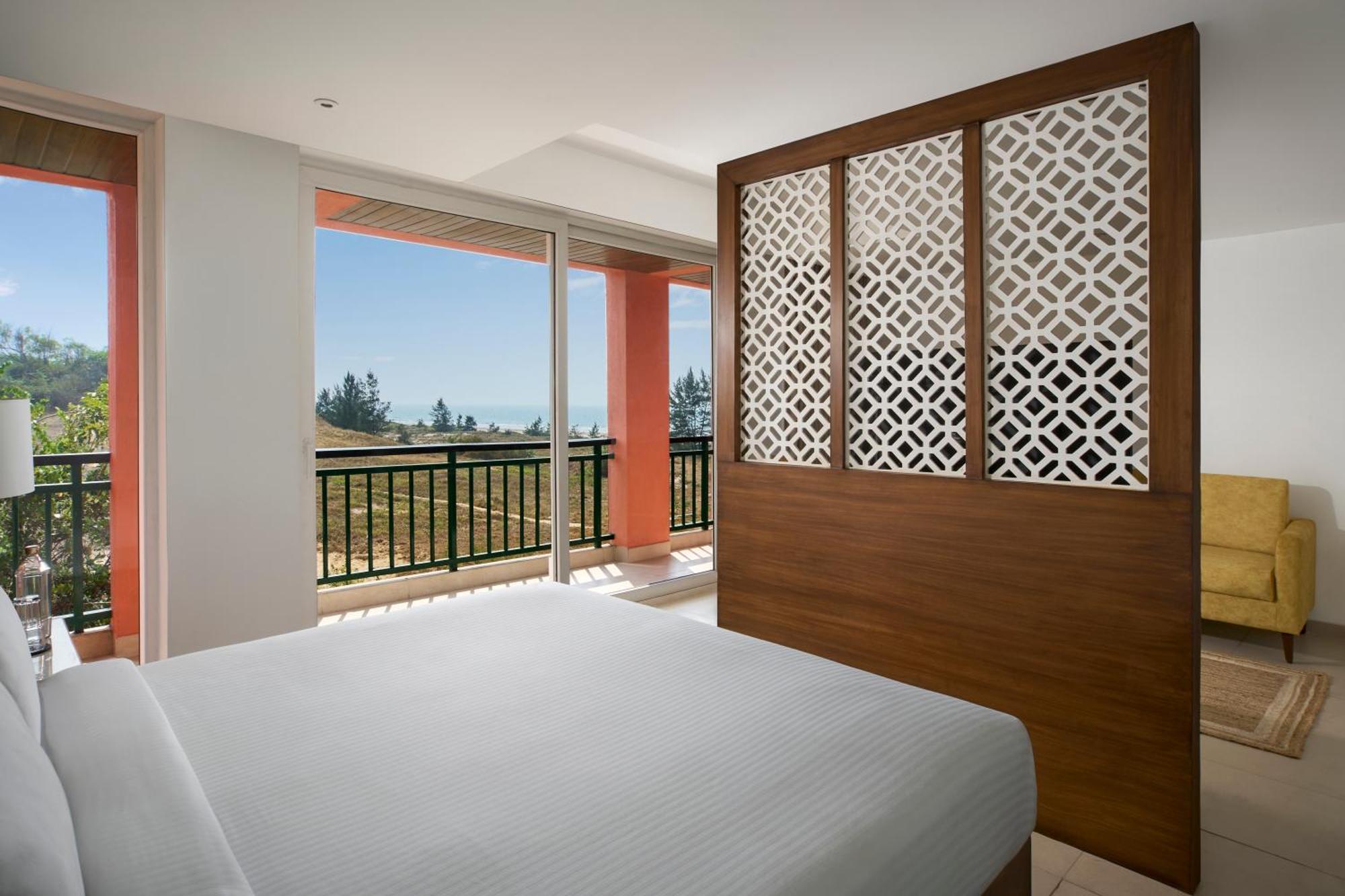 Mandrem Beach Resort, A Member Of Radisson Individuals Retreat ภายนอก รูปภาพ