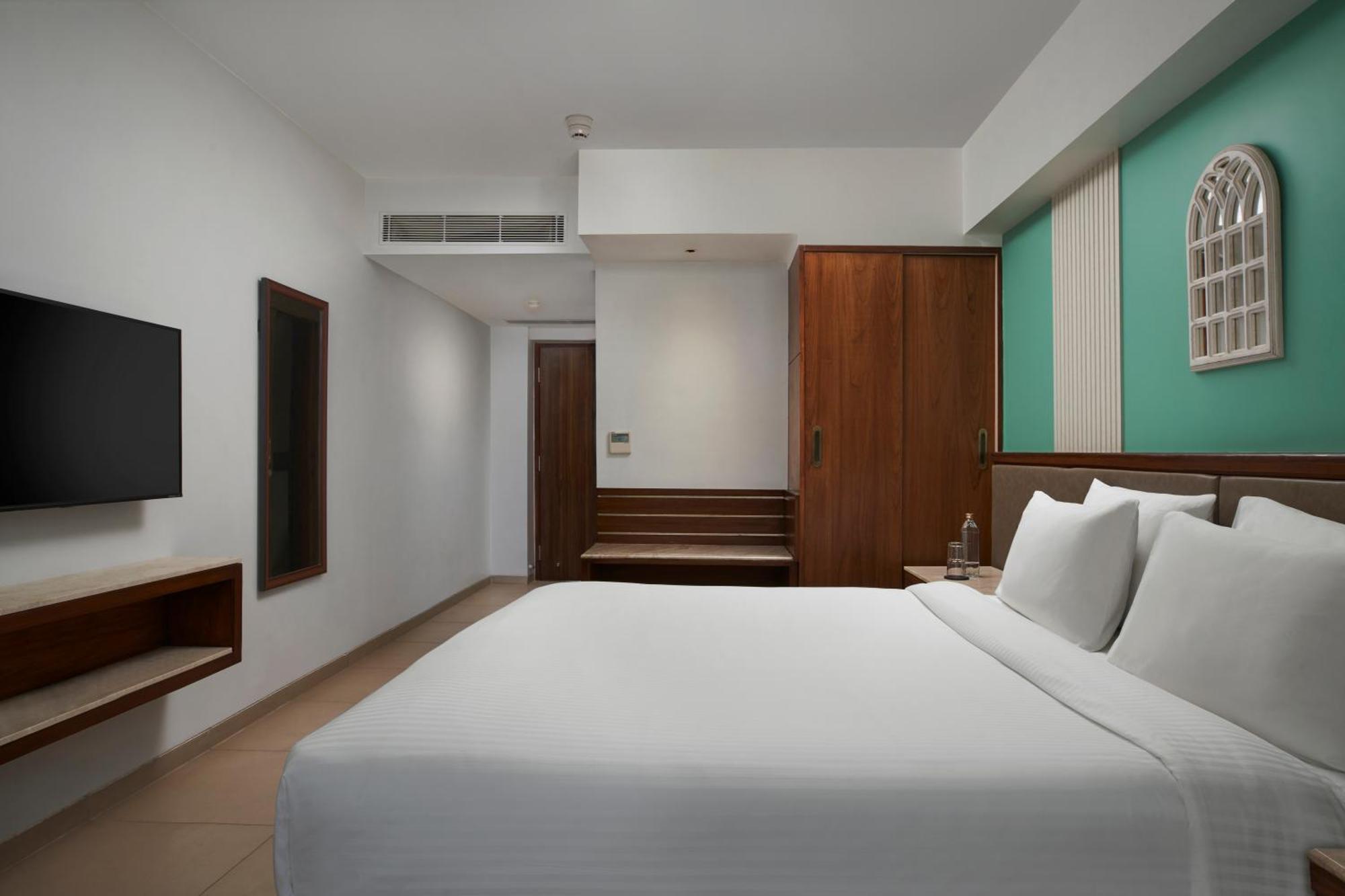 Mandrem Beach Resort, A Member Of Radisson Individuals Retreat ภายนอก รูปภาพ